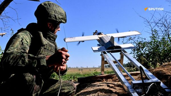 L'armée russe a mené dans la journée des frappes de drones sur des plateformes logistiques et entrepôts ukrainiens – Défense L'armée russe a mené dans la journée des frappes de drones sur des plateformes logistiques et entrepôts ukrainiens – Défense - Sputnik Afrique