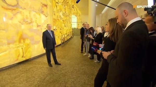 La Russie fondera toute décision concernant une éventuelle reprise des négociations avec l'Ukraine sur ses propres intérêts - Poutine - Sputnik Afrique