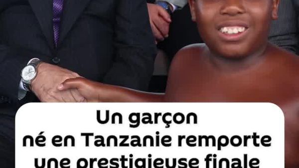 À 11 ans, un garçon d'origine tanzanienne remporte la Coupe du Président de lutte à l'huile en Turquie - Sputnik Afrique