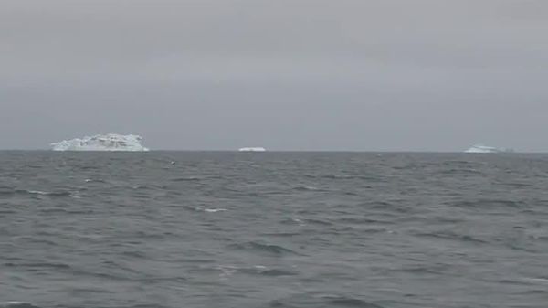 Des navires de la Flotte russe du Nord empruntent pour la première fois ce détroit en Arctique - Sputnik Afrique