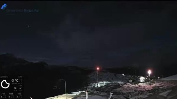 Bright Meteor Illuminates Night Sky Over Northern Greenland, Caught on Camera - Sputnik Africa