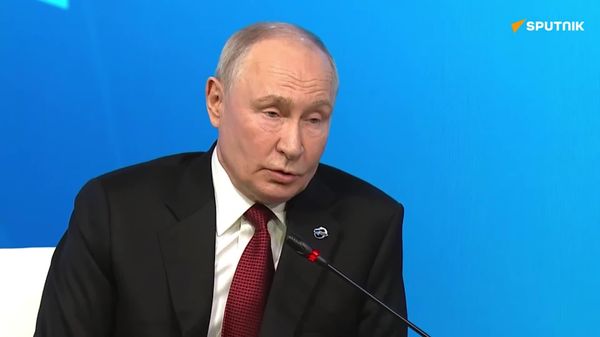 Putin: The West is building a new 'Iron Curtain' around Russia, but such isolation will fail - the future world must be multipolar and diverse - Sputnik Africa