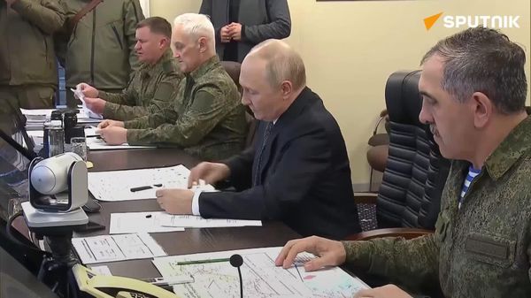 Putin: Center-2026 drills focus on repelling external aggression - Sputnik Africa