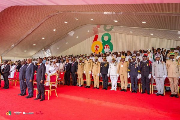 La Guinée fête les 68 ans de son indépendance: défilés civilo-militaires au cœur des célébrations - Sputnik Afrique
