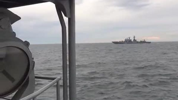 Des navires de lutte anti-sous-marine de la Flotte russe du Nord démontrent leur puissance de feu - Sputnik Afrique