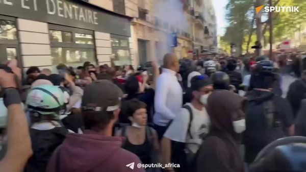 Clashes Between Protesters and Police Break Out in Paris - Sputnik Africa