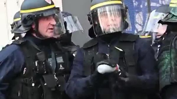 Des policiers maladroits n’aiment pas trop le quatrième pouvoir - Sputnik Afrique