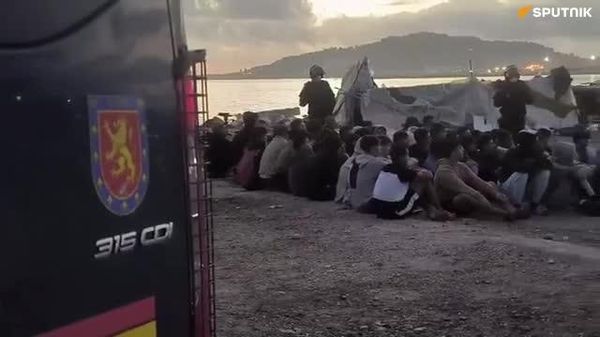 Over 500 Migrants: Ceuta Clears Last Major Migrant Settlement in Ceuta Ahead of Visit by King and Queen - Sputnik Africa