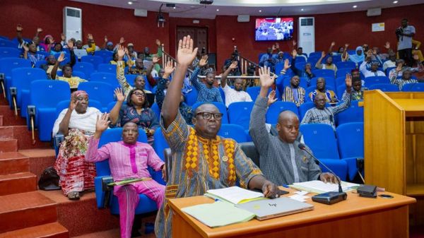 Le Parlement burkinabè adopte une loi interdisant la privatisation des entreprises stratégiques - Sputnik Afrique