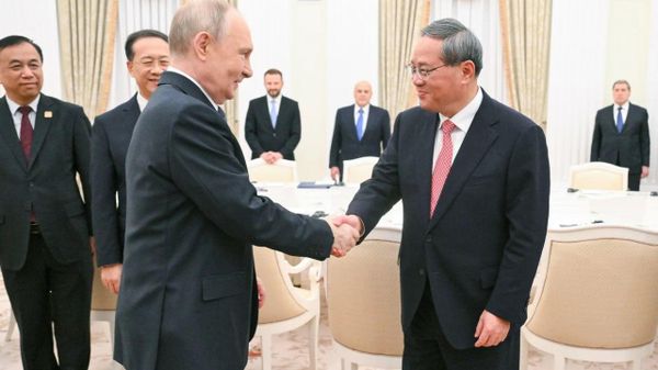 Poutine rencontre Li Qiang: les relations Russie-Chine ne dépendent pas de la situation internationale - Sputnik Afrique