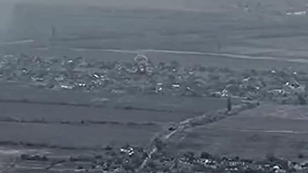 Des bombes FAB-250 détruisent un point de déploiement des troupes ukrainiennes - Sputnik Afrique