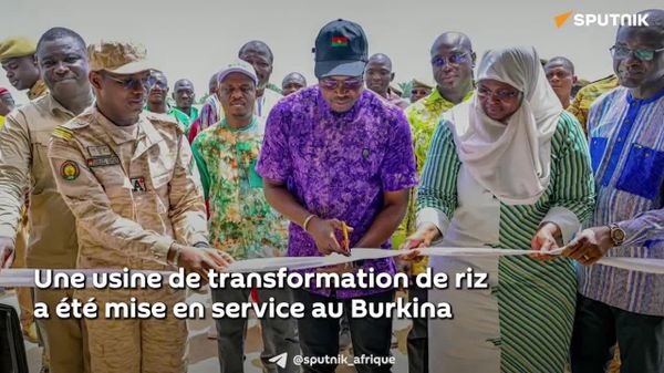 Souveraineté alimentaire: le Premier ministre burkinabè inaugure une usine de transformation de riz, d’autres unités à venir - Sputnik Afrique