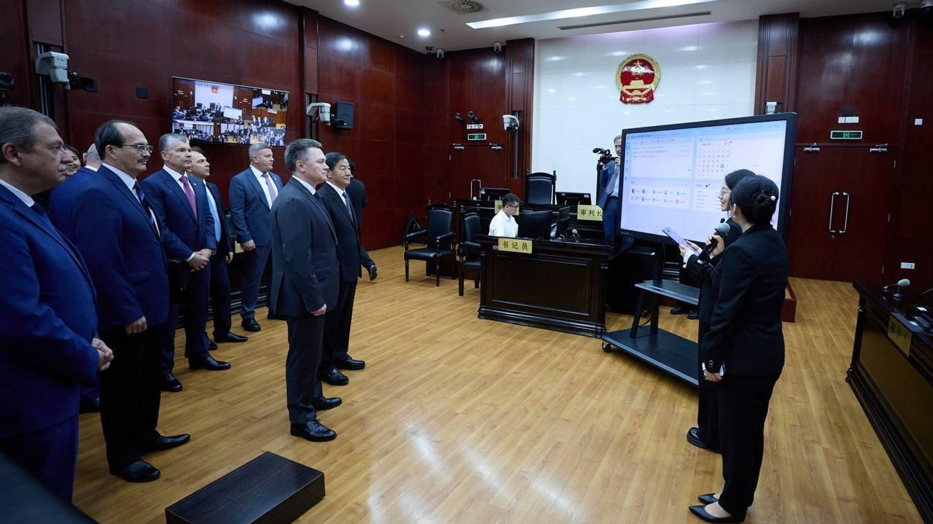 Le président de la Cour suprême de Russie regarde de près le niveau de numérisation de la justice chinoise Le président de la Cour suprême de Russie regarde de près le niveau de numérisation de la justice chinoise - Sputnik Afrique, 1920, 23.10.2026