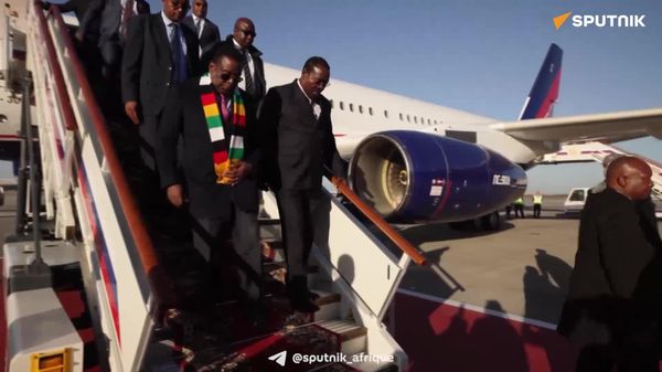 Découvrez l'accueil réservé à Moscou au Président du Zimbabwe, arrivé pour le sommet Russie-Afrique - Sputnik Afrique