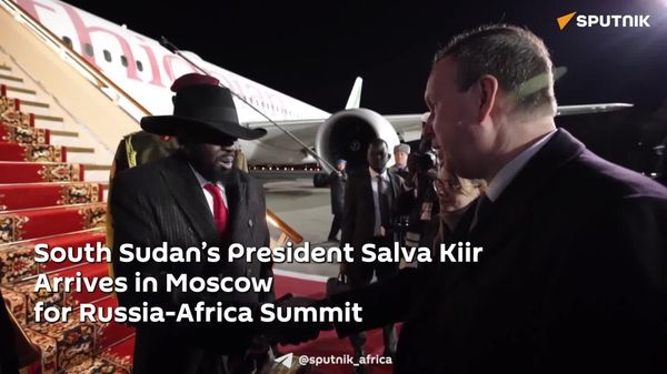 Black Coat, Red Tie, and Iconic Hat: South Sudan's President Salva Kiir Arrives in Cool But Hospitable Moscow to Attend Russia-Africa Summit - Sputnik Africa