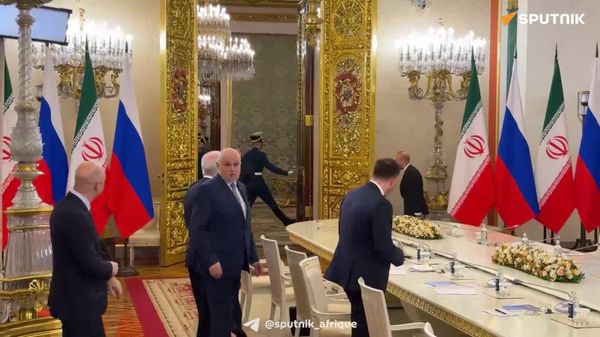Poutine salue le renforcement des liens Russie-Iran et confirme des avancées sur des projets communs - Sputnik Afrique