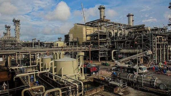 Le Nigeria prévoit de porter sa capacité de production de gaz naturel liquéfié à 30 millions de tonnes par an d'ici 2027 – ministre - Sputnik Afrique