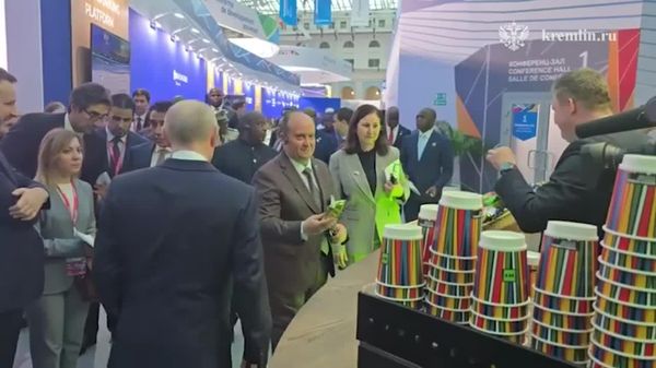 Poutine a invité les participants au 3e sommet Russie-Afrique à déguster de la glace russe - Sputnik Afrique