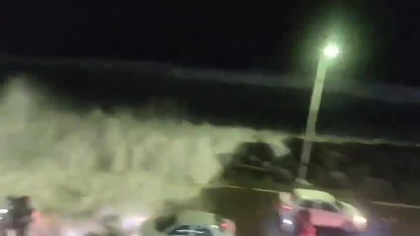 Alerte rouge en Inde: le cyclone Arnab paralyse les régions côtières avec des rafales à 250 km/h - Sputnik Afrique