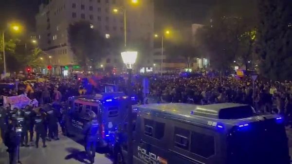 Collision de trains en Espagne: des manifestants réclament la démission du ministre des Transports - Sputnik Afrique