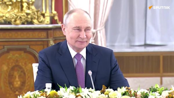 Poutine remercie le Président de la RCA pour l’attention qu’il porte au renforcement des liens avec la Russie - Sputnik Afrique