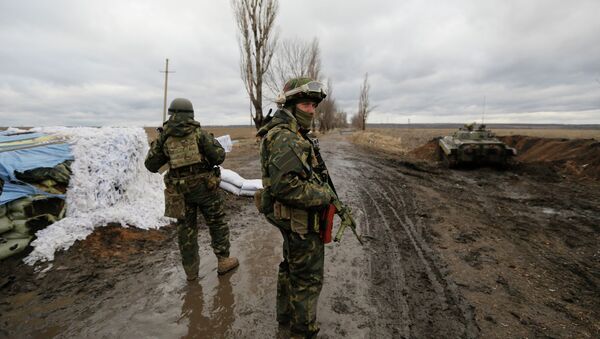 Украинские военные на КПП рядом с Дебальцево - Sputnik Afrique