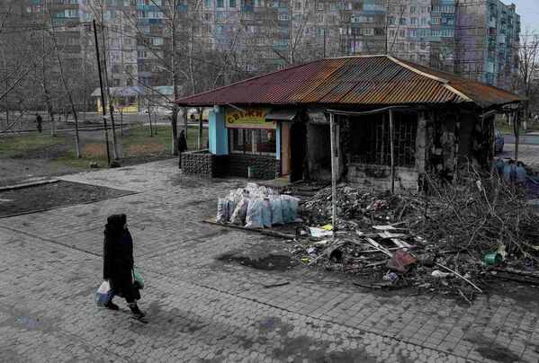 Debaltsevo: des civils évacués de la ville bombardée - Sputnik Afrique