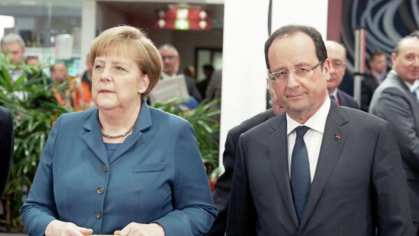 Francois Hollande und Angela Merkel - Sputnik Afrique