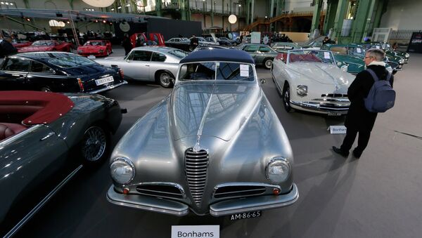 Des voitures rares mises aux enchères à Paris - Sputnik Afrique