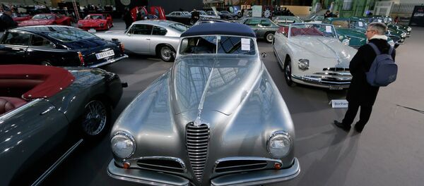 Des voitures rares mises aux enchères à Paris - Sputnik Afrique