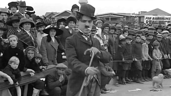 The Tramp debuts in Kid Auto Races at Venice (1914), Chaplin's second released film - Sputnik Afrique