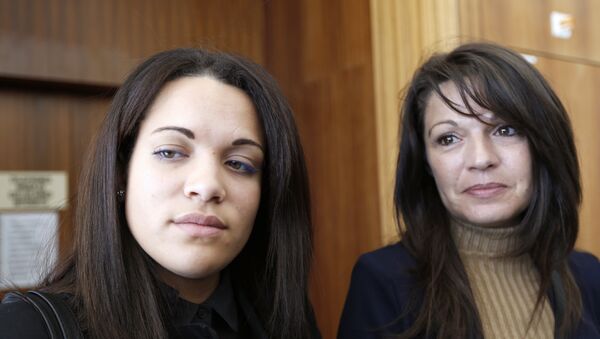 Manon Serrano (L) and her mother Sophie Serrano (R) - Sputnik Afrique