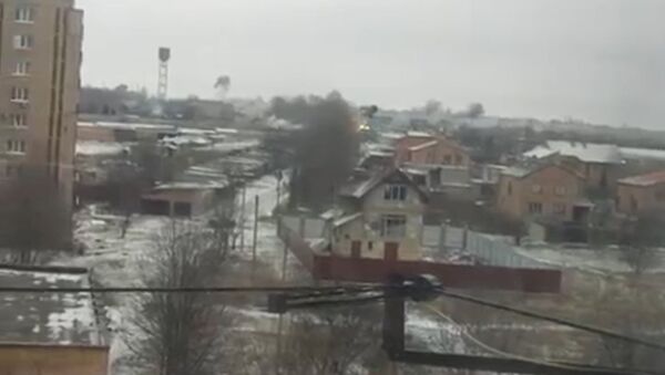Tirs d'artillerie sur Kramatorsk filmés par des témoins - Sputnik Afrique