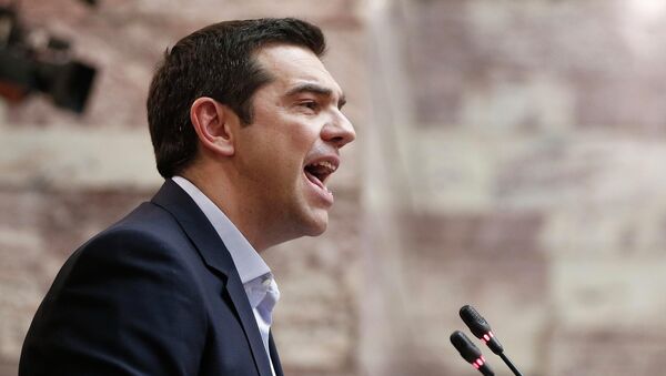Greek Prime Minister Alexis Tsipras addresses lawmakers of his leftist Syriza party in the parliament February 17, 2015. - Sputnik Afrique