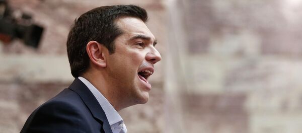 Greek Prime Minister Alexis Tsipras addresses lawmakers of his leftist Syriza party in the parliament February 17, 2015. - Sputnik Afrique