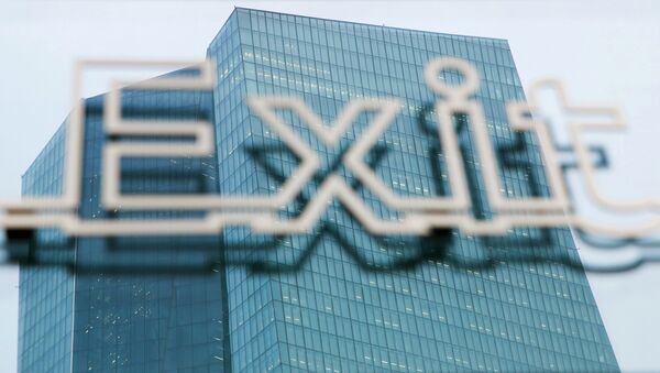 A sign reading 'Exit' stands in front of the headquarters of the European Central Bank (ECB) in Frankfurt - Sputnik Afrique
