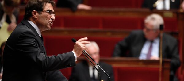 Head of UMP parliamentary group at the French national assembly Christian Jacob delivers a speech during the debate held prior to parliamentary vote of confidence over the government's economic reforms, on February 19, 2015 at the French national Assembly in Paris. - Sputnik Afrique