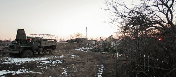 Ситуация в поселке Логвиново на Донбассе Ситуация в поселке Логвиново на Донбассе - Sputnik Afrique