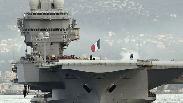 French aircraft carrier Charles-de-Gaulle sets sail from the southern French port of Toulon on January 13, 2015 before taking part in military operations in the Gulf - Sputnik Afrique