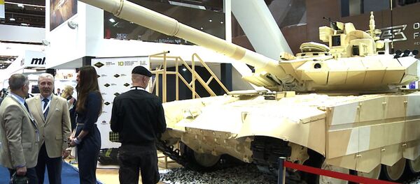 Le dernier-né du groupe Kalachnikov et la version de Ratnik destinée à l'exportation au Salon international de la défense IDEX-2015 d'Abu Dhabi - Sputnik Afrique