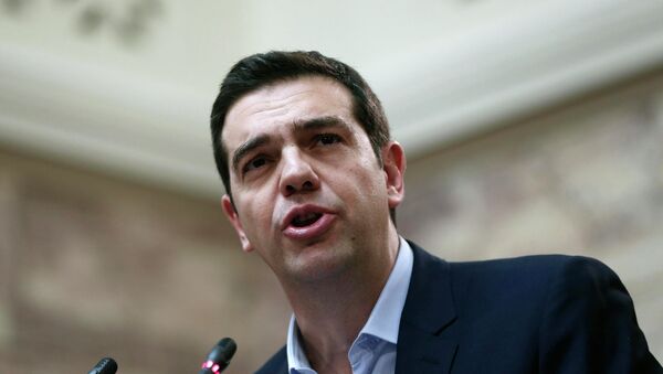 Greek Prime Minister Alexis Tsipras addresses members of his leftist Syriza party in the parliament February 17, 2015 - Sputnik Afrique