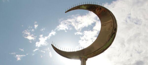 Шпиль с полумесяцем для минарета Московской соборной мечети - Sputnik Afrique