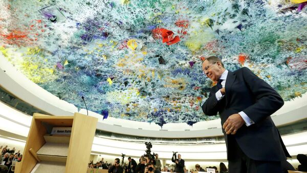 Russian Foreign Minister Sergei Lavrov prepares to addresses the 28th Session of the Human Rights Council at the United Nations in Geneva March 2, 2015. - Sputnik Afrique