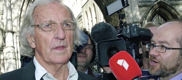 John Pilger at the Royal Courts of Justice, London, Britain - Sputnik Afrique