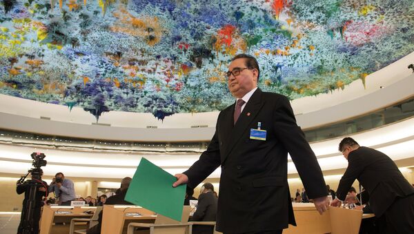 North Korean Foreign Minister Ri Su Yong arrives on March 3, 2015 to address delegates at the 28th Human Rights Council at United Nations headquarters in Geneva - Sputnik Afrique