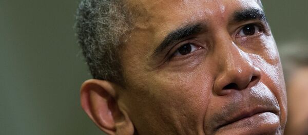 President Barack Obama pauses as he delivers remarks during a meeting with people that wrote him letters explaining how they benefited from the Affordable Care Act in the Roosevelt Room of the White House, on Tuesday, Feb. 3, 2015 - Sputnik Afrique