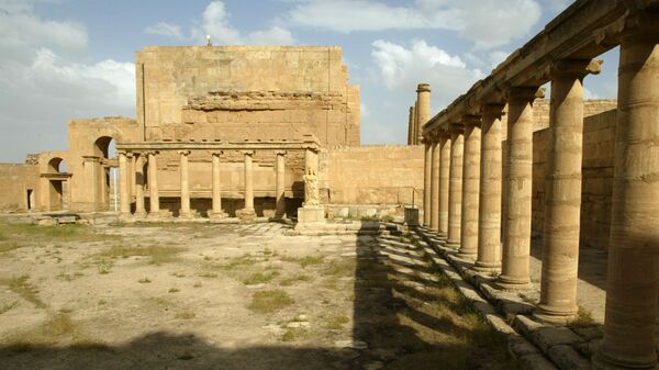 Royal palace at the archaeological site of Hatra in northwest Iraq between Mosul and Samarra - Sputnik Afrique