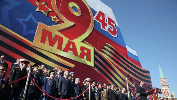 Президент РФ Д.Медведев на Военном параде по случаю Дня Победы - Sputnik Afrique