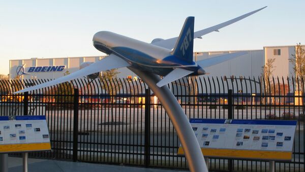 Model of a Boeing 787 is seen outside the company's massive assembly plant in North Charleston - Sputnik Afrique