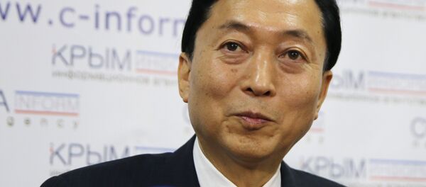 Ex-prime minister of Japan Yukio Hatoyama gives a news conference in Simferopol - Sputnik Afrique